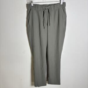 Lululemon Athletica On The Fly Cropped Mid Rise Pants Size 6 Sage Green